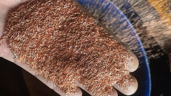 什么是细铜颗粒压饼机？