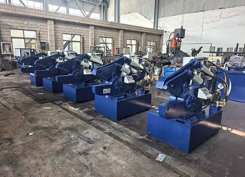 墨西哥废钢处理新选择：移动型小型一体式鳄鱼剪切机客户案例！